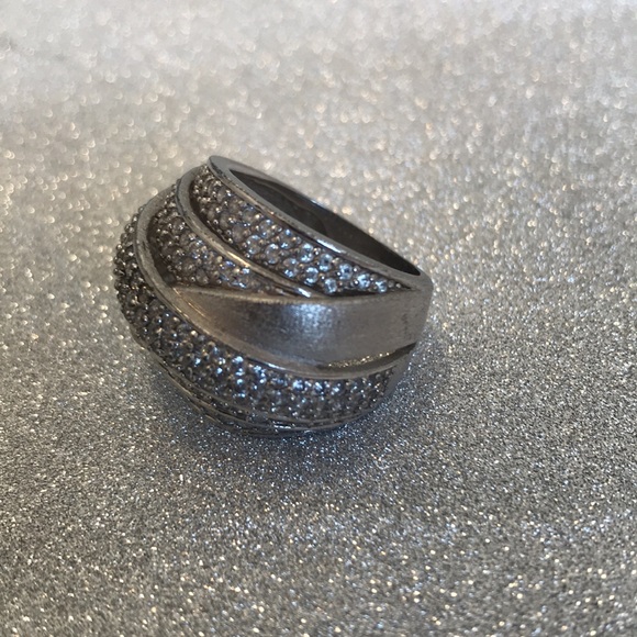 Italian CZ 925 silver ring.size 8.5 - Picture 4 of 5